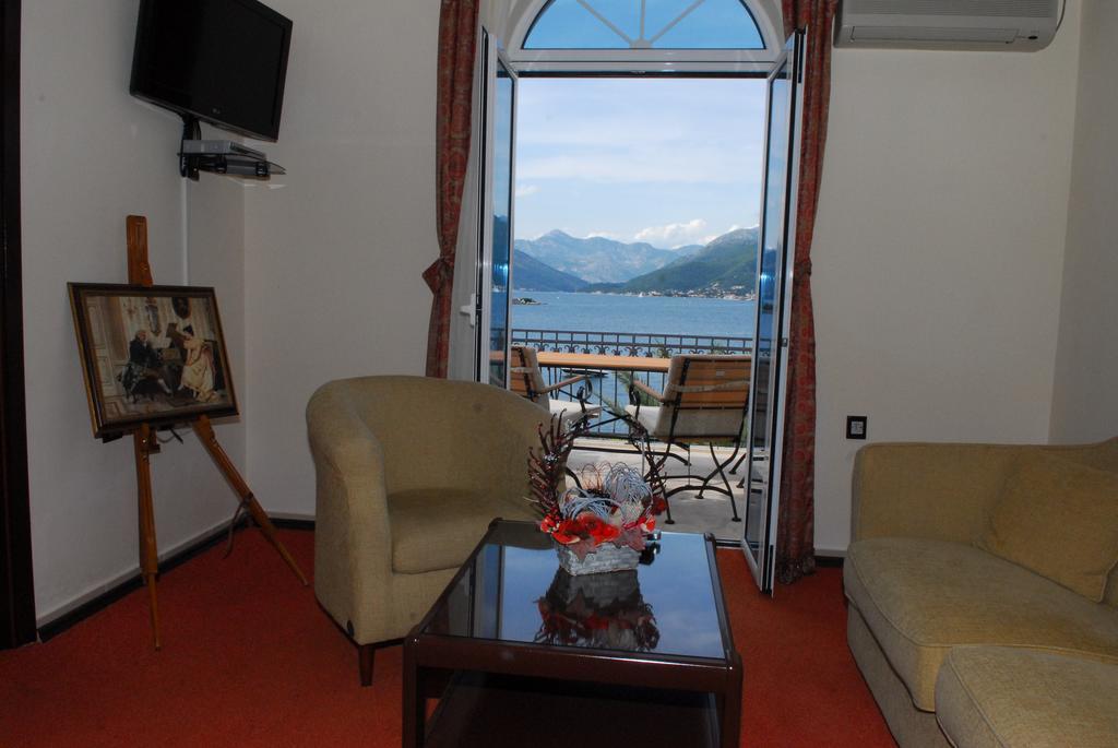 Hotel Vizantija Tivat Kültér fotó