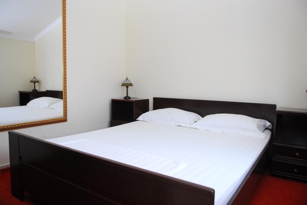 Hotel Vizantija Tivat Kültér fotó